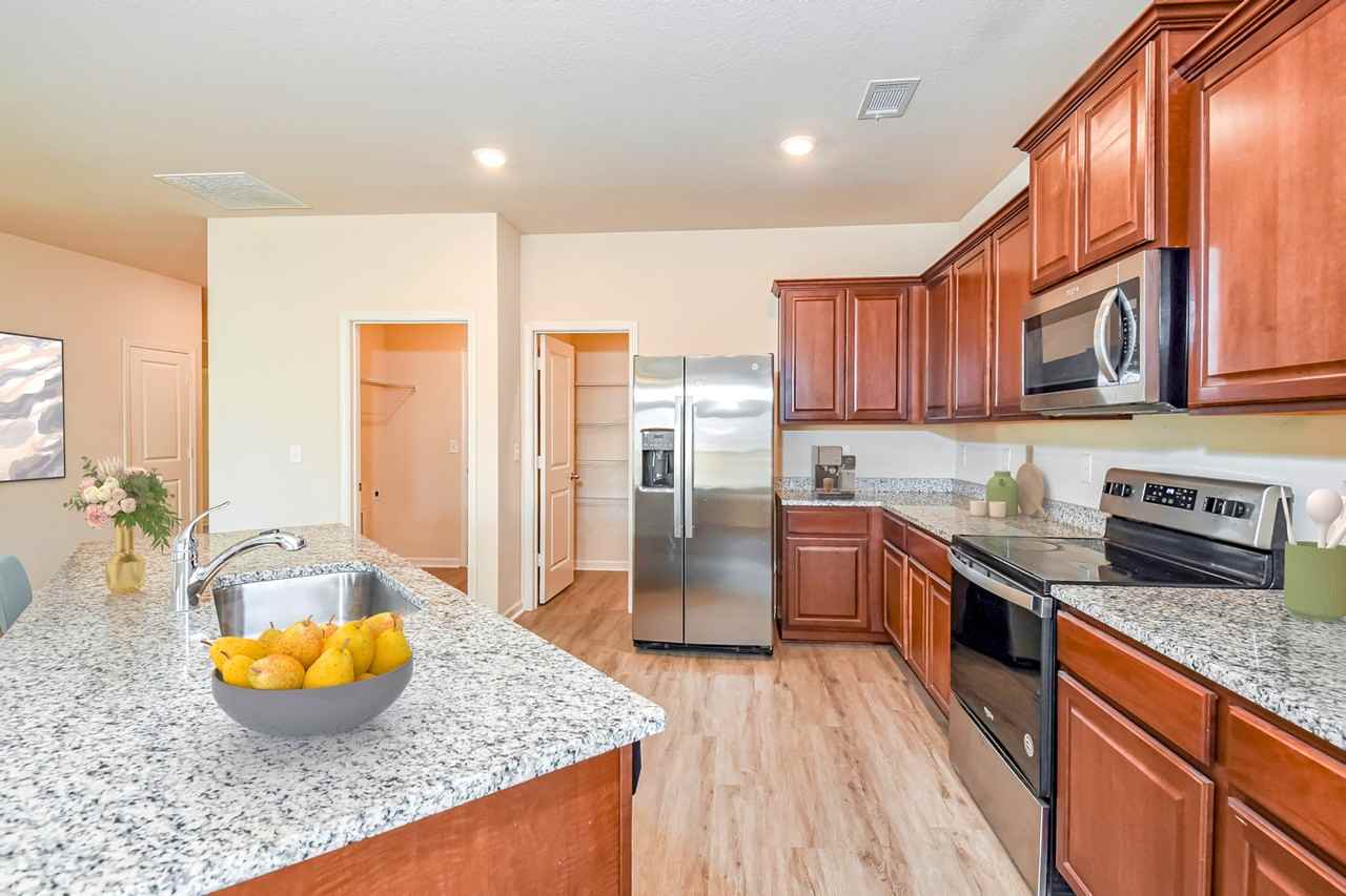 133 Innis Brook Cir - Photo 3 of 20