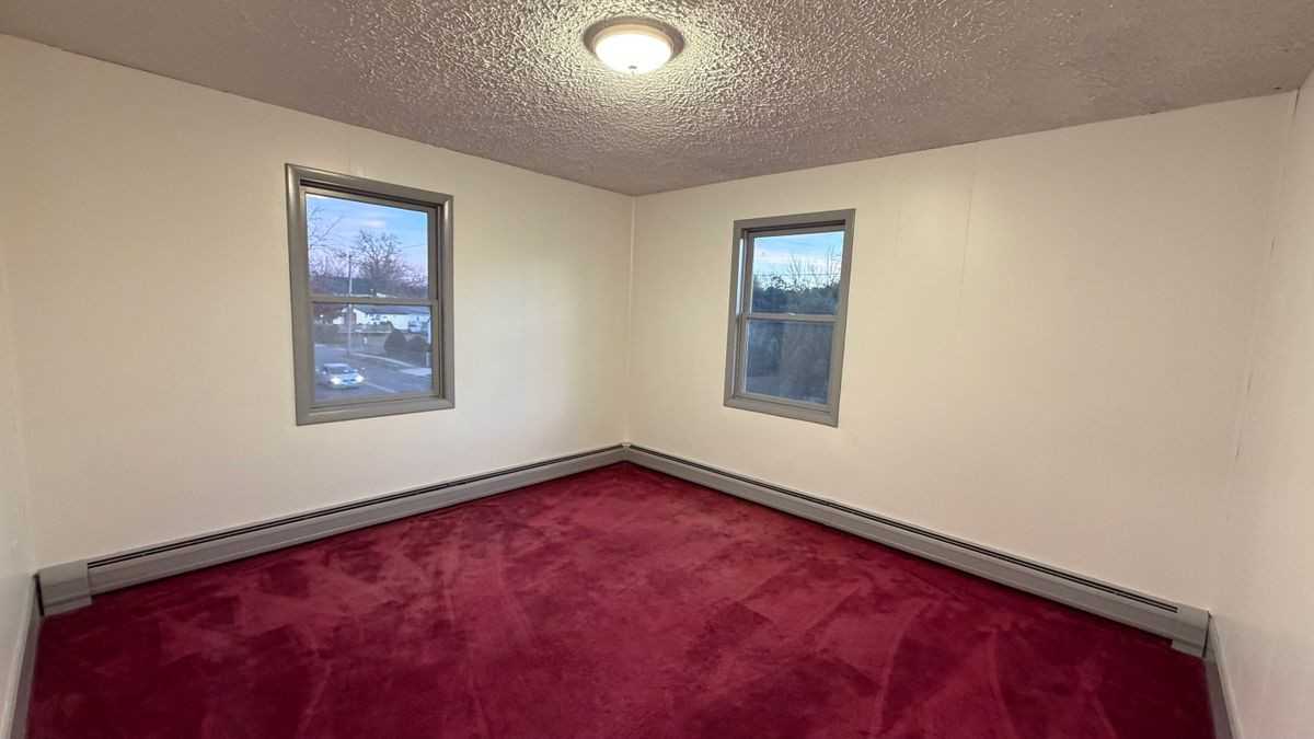 45 Sedgewick Ave - Photo 4 of 8