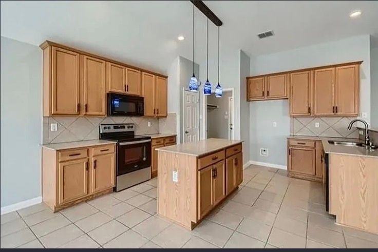 2925 Cattle Baron Dr - Photo 3 of 17