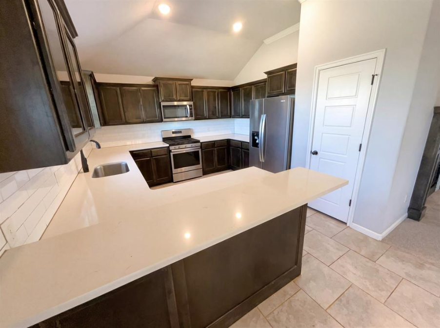 11017 Nw 95th St - Photo 3 of 14