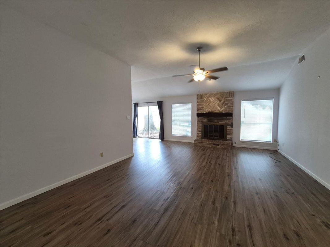 5110 Kleindale Dr - Photo 3 of 9