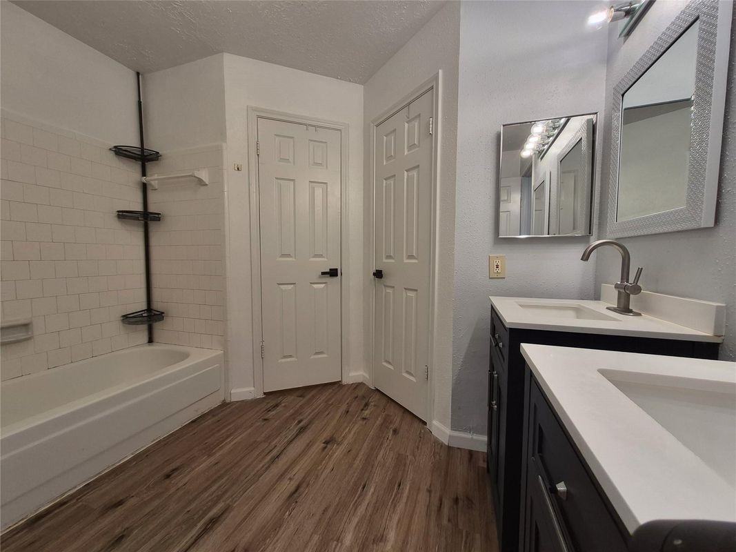 5110 Kleindale Dr - Photo 6 of 9