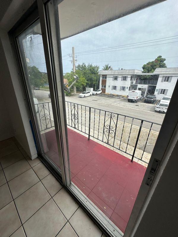 16103 Ne 19th Ct ##4 - Photo 4 of 4