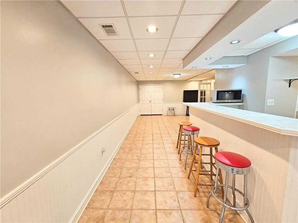 2100 Bennington Ct - Photo 3 of 21