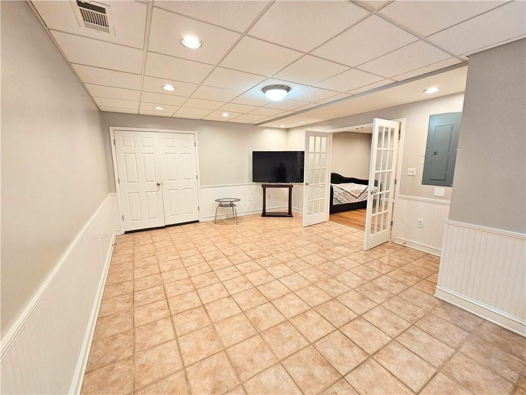 2100 Bennington Ct - Photo 4 of 21