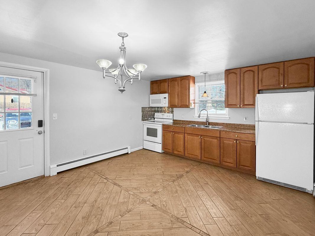 83 Kent Rd - Photo 3 of 14