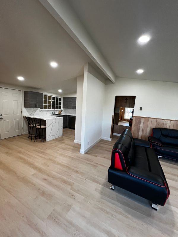 309 Greenlake Dr - Photo 4 of 10