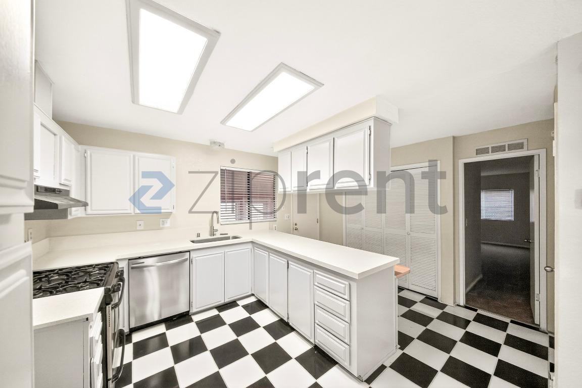 1858 Park Circle Dr - Photo 7 of 15