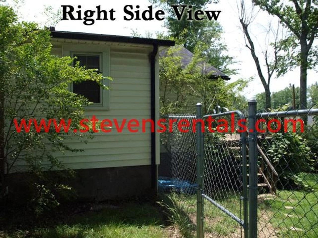 944 N Franklin Ave - Photo 5 of 10