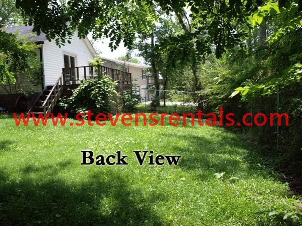 944 N Franklin Ave - Photo 7 of 10