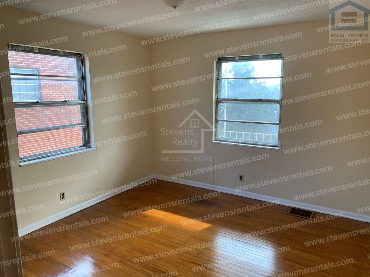 1506 Exeter Ave - Photo 3 of 14