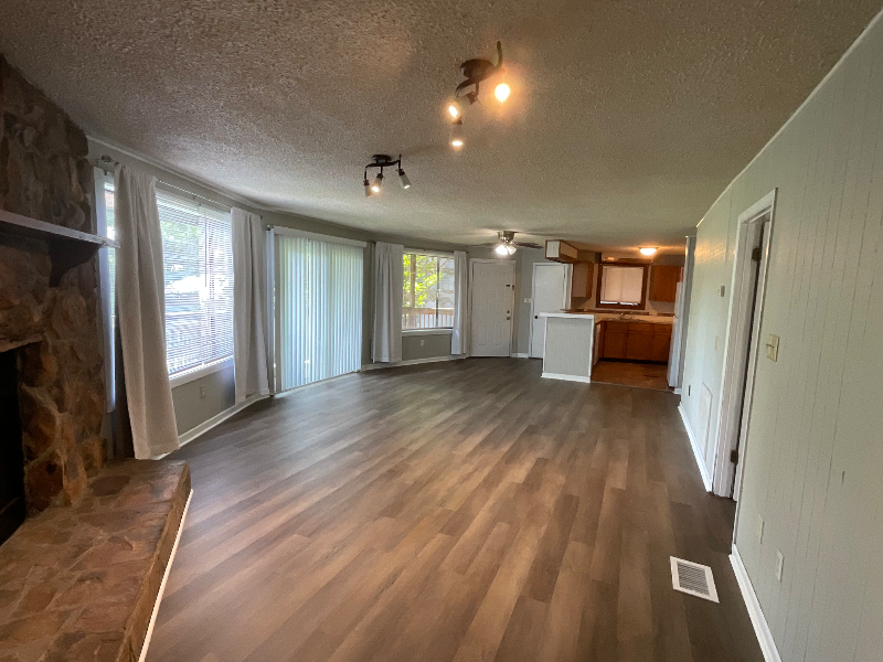 206 Knoll Dr #100 - Photo 2 of 9