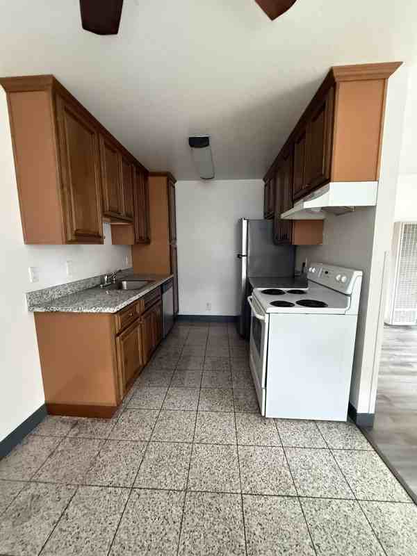 106 E Lewelling Blvd #11 - Photo 3 of 11