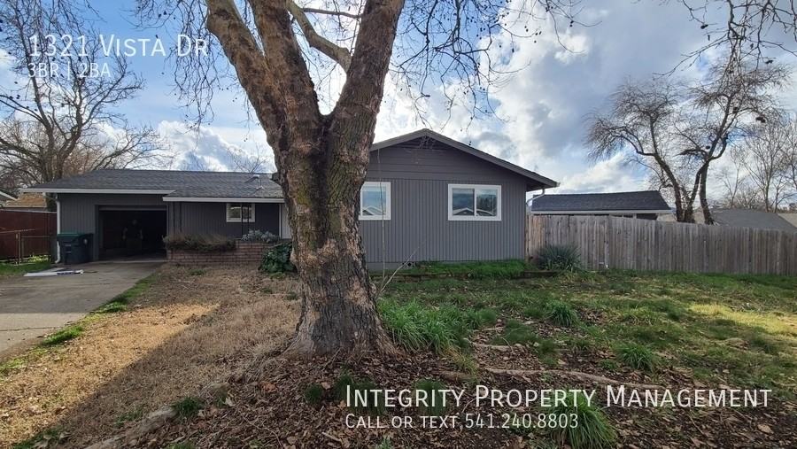 1321 Vista Dr - Photo 3 of 17