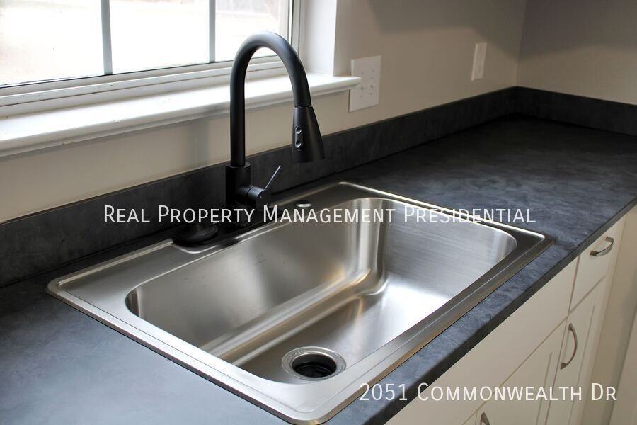 2051 Commonwealth Dr - Photo 3 of 15