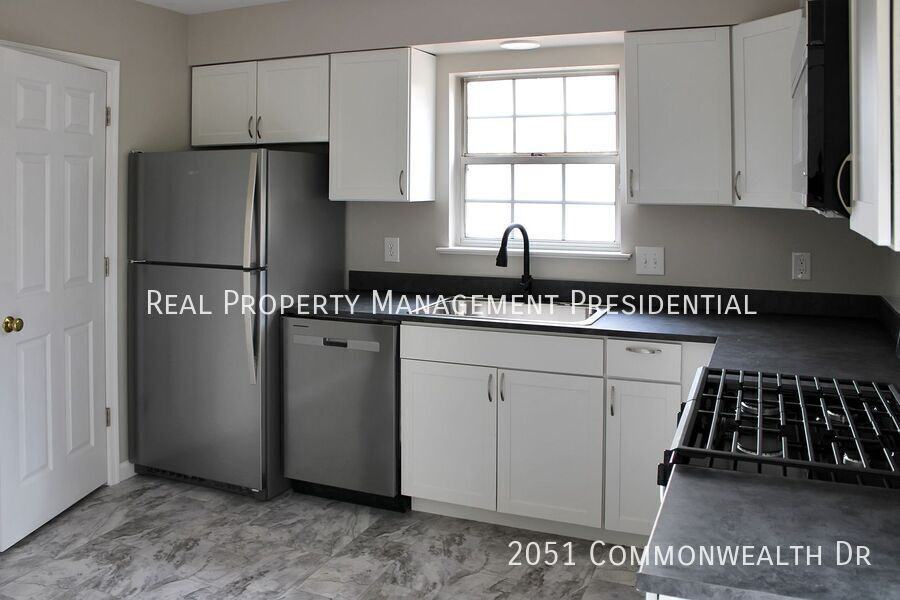 2051 Commonwealth Dr - Photo 4 of 15