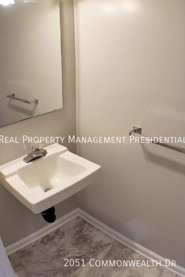 2051 Commonwealth Dr - Photo 7 of 15