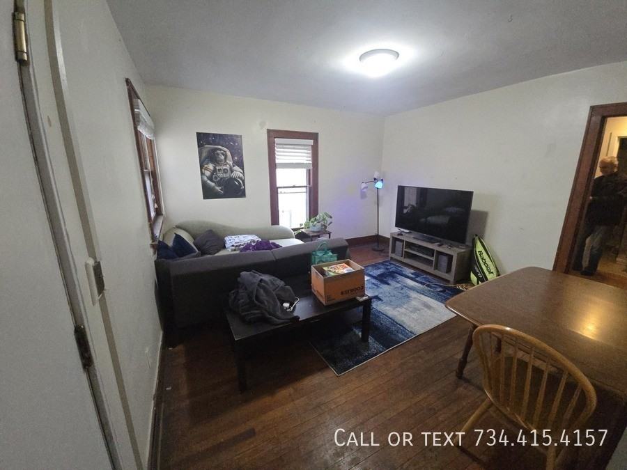 906 Packard St #5 - Photo 5 of 34