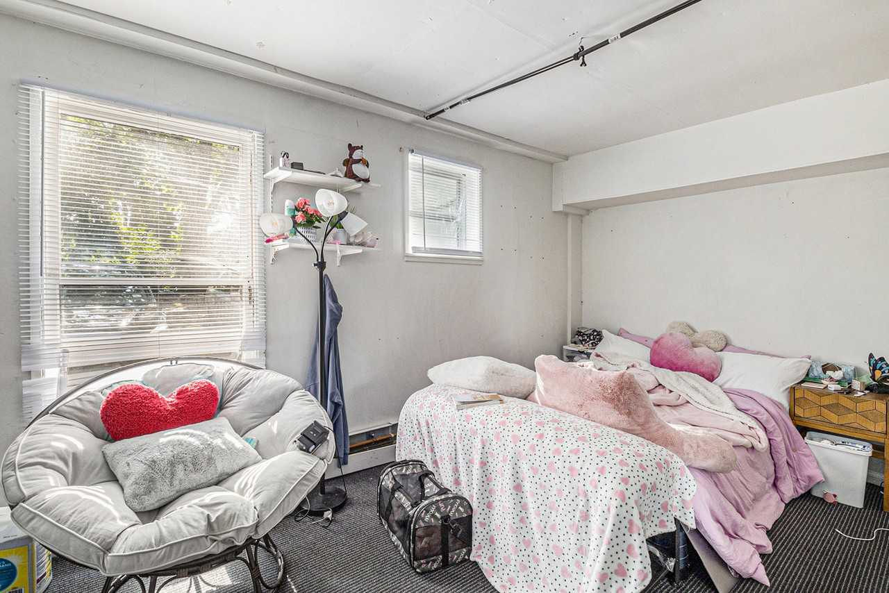 1020 W Huron St #1 - Photo 4 of 9