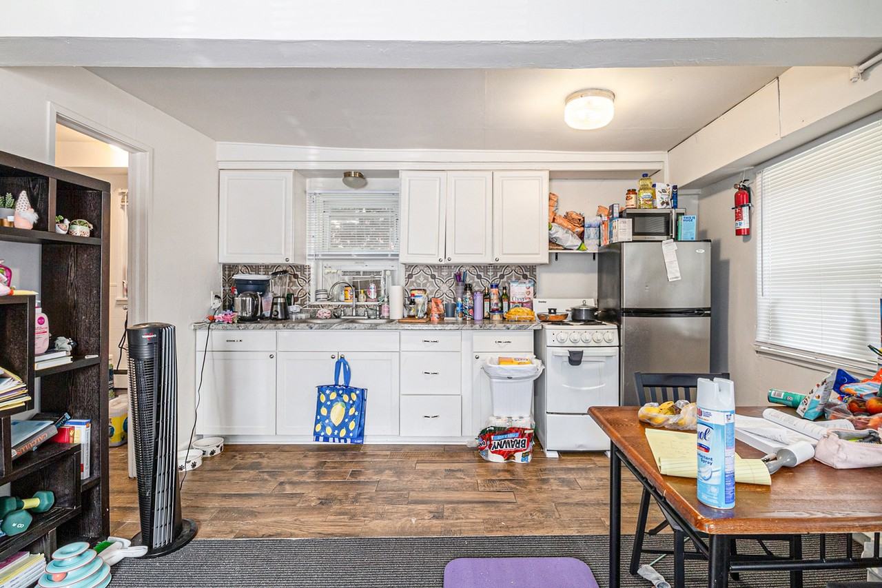 1020 W Huron St #1 - Photo 5 of 9