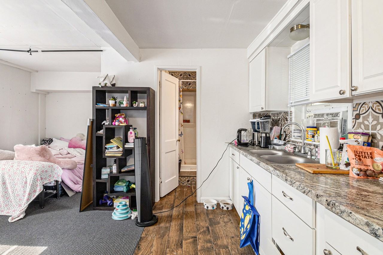 1020 W Huron St #1 - Photo 6 of 9