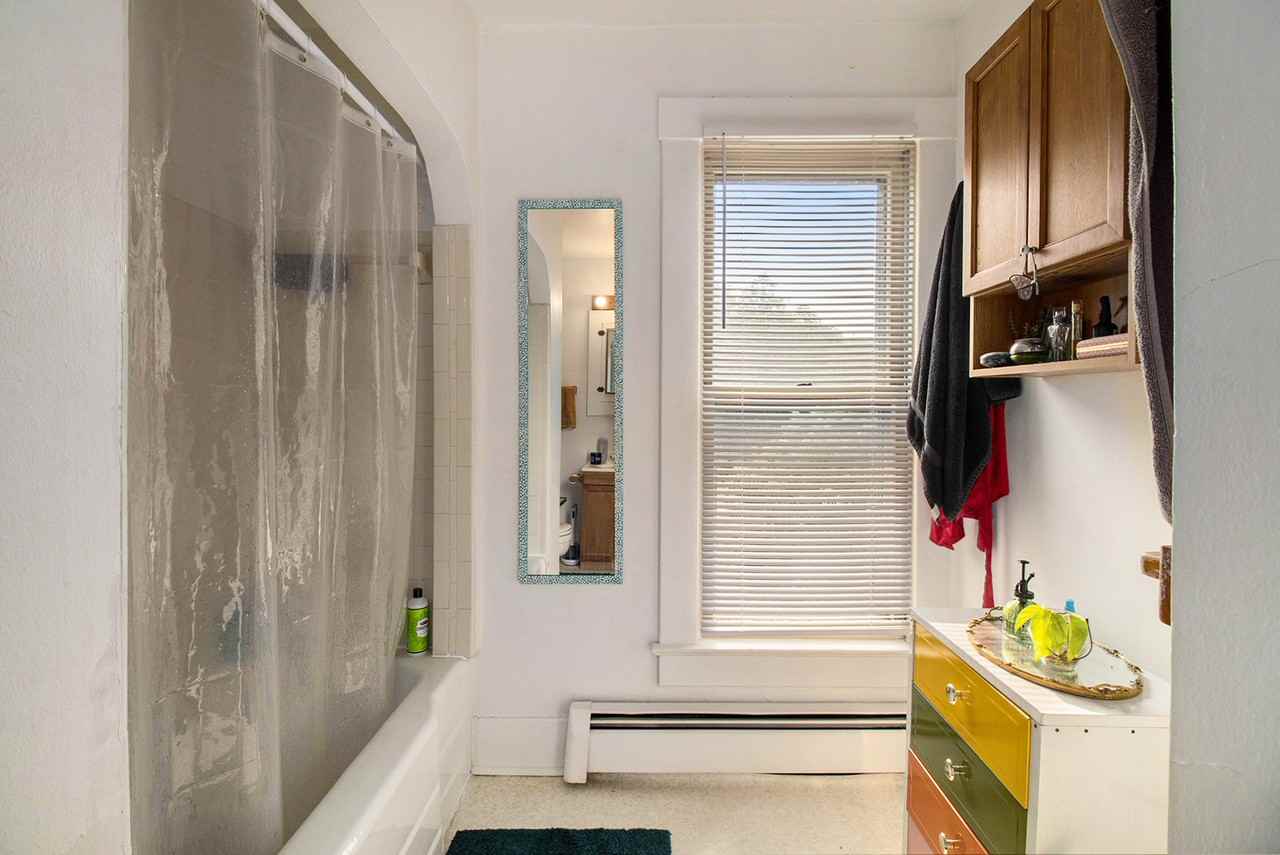 407 N Ashley St #3 - Photo 2 of 15