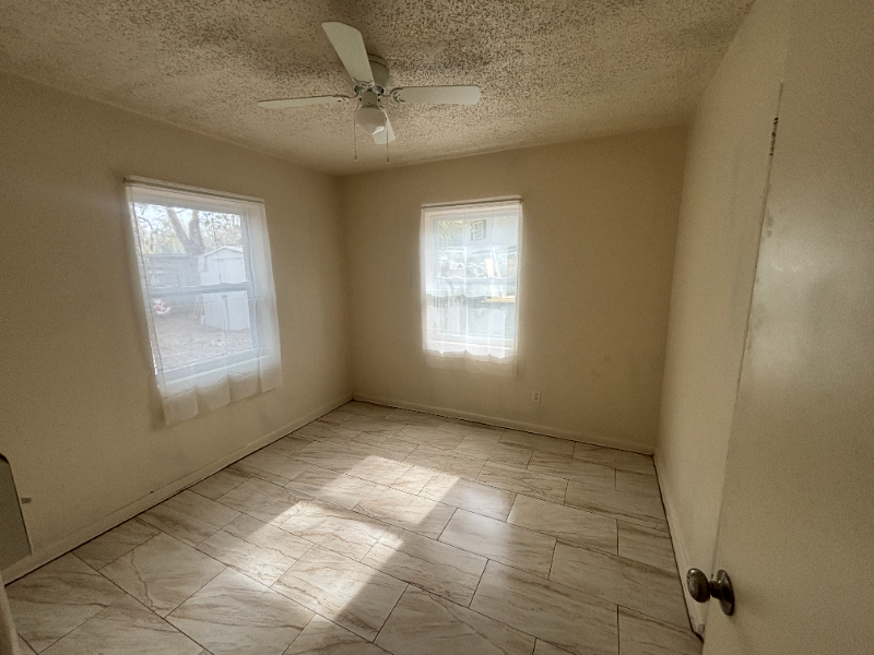 2545 Lamee Ln - Photo 6 of 9