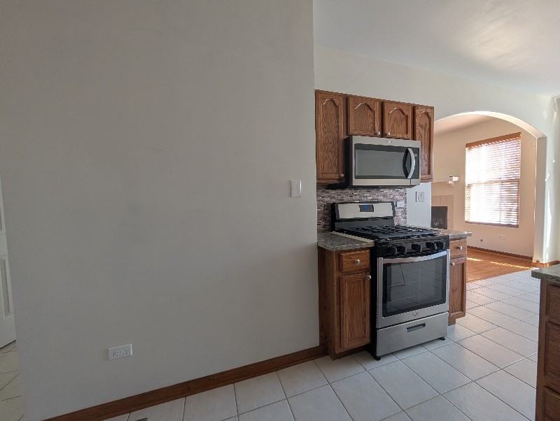 559 Goodwin Dr - Photo 7 of 19