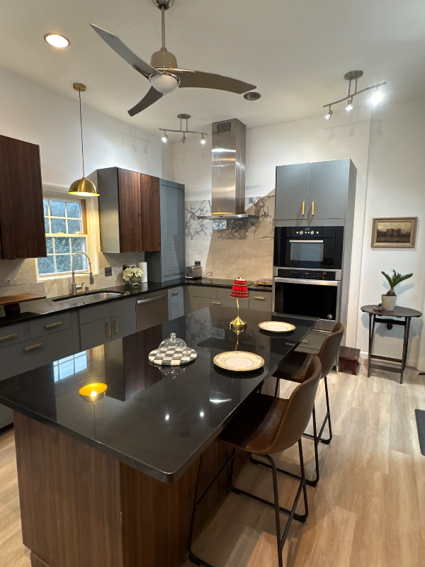 615 W Market St - Photo 2 of 20