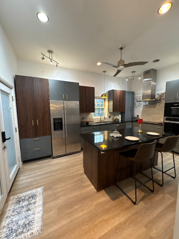 615 W Market St - Photo 3 of 20