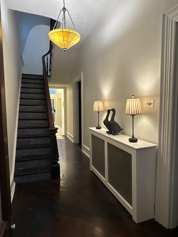 615 W Market St - Photo 5 of 20