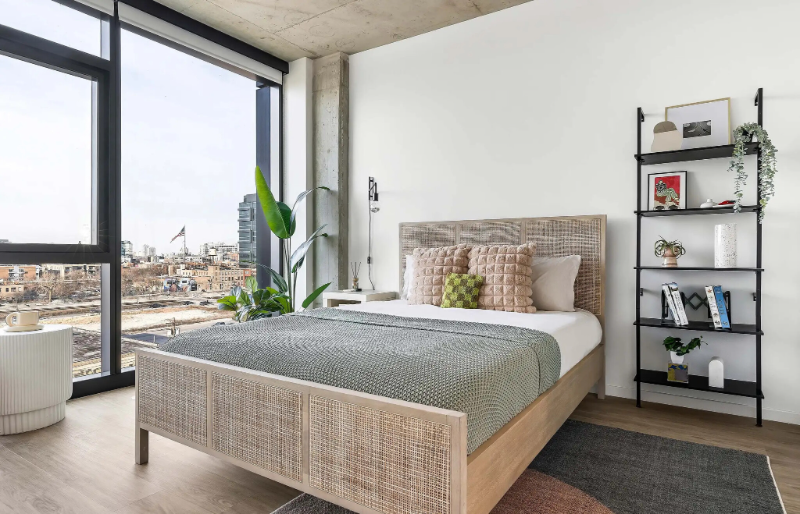 207 N Elizabeth St - Photo 5 of 17