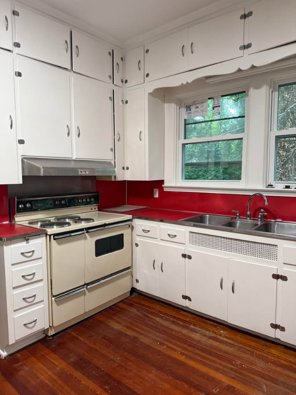 678 Main St - Photo 6 of 8