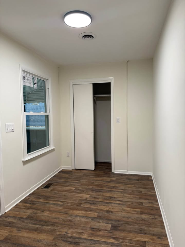 678 Main St - Photo 7 of 8