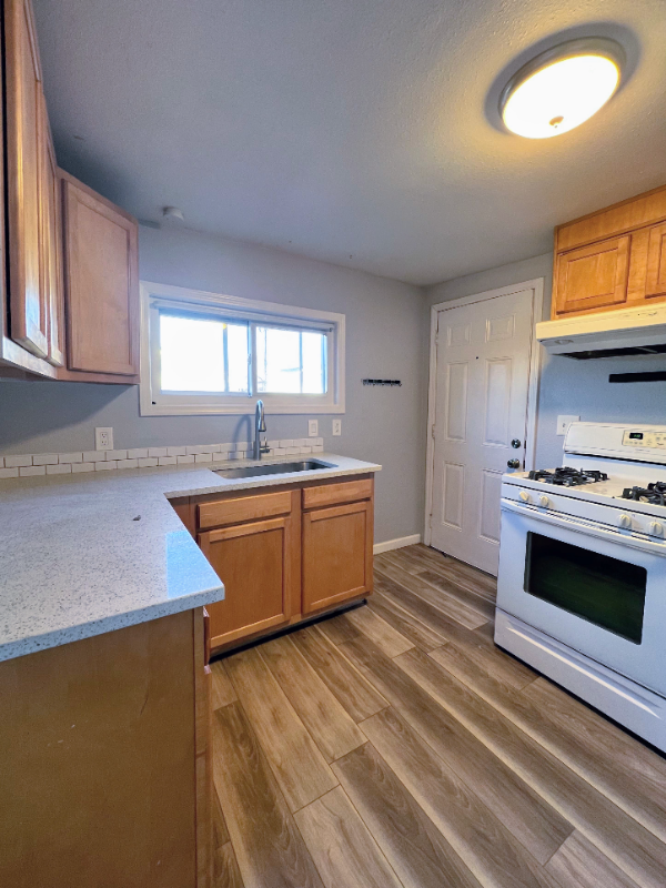 4670 Pennsylvania St - Photo 7 of 10