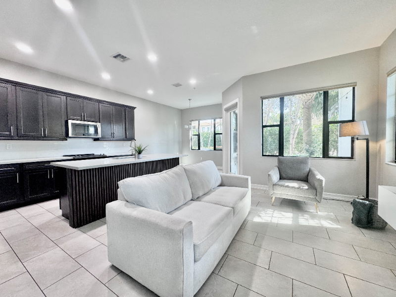 1423 Sw 115th Ave - Photo 7 of 19