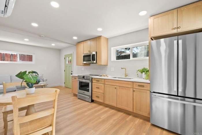 6837 Celia Vista Dr - Photo 5 of 20