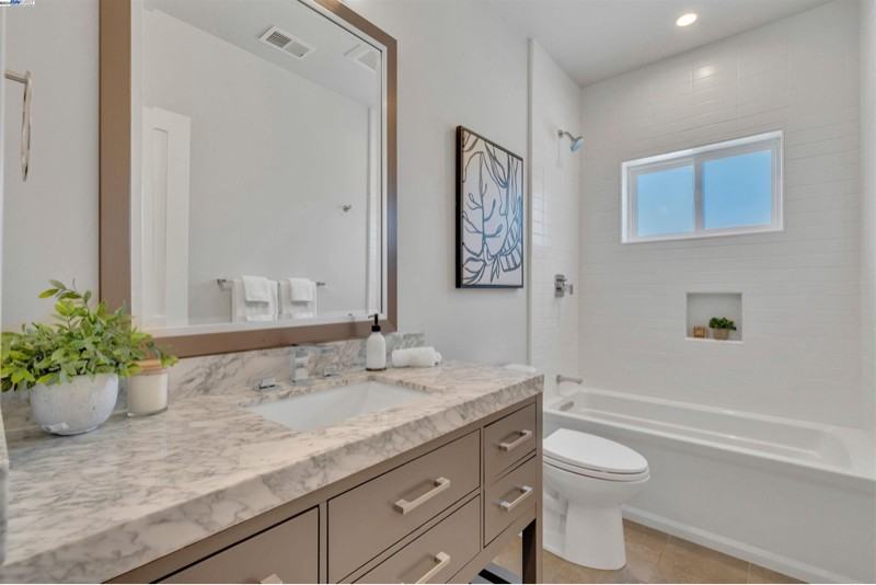 3626 Hemlock Ct - Photo 2 of 16