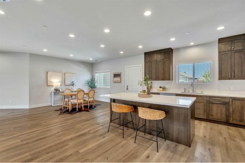 3626 Hemlock Ct - Photo 3 of 16