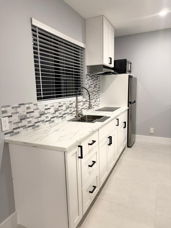 3431 Thomas St #1 - Photo 2 of 12