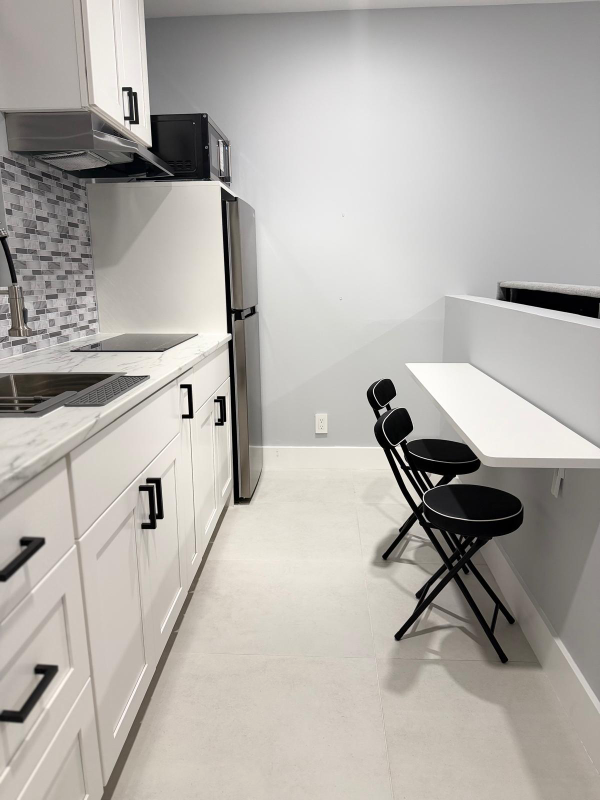 3431 Thomas St #1 - Photo 3 of 12