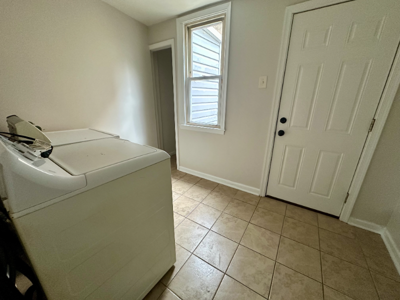 2938 Belgrade St - Photo 5 of 11