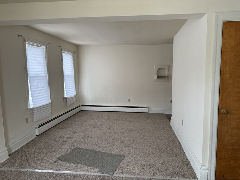 261 E St - Photo 2 of 10