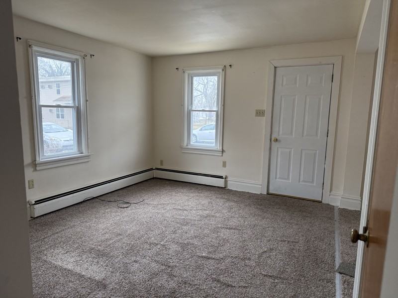 261 E St - Photo 3 of 10