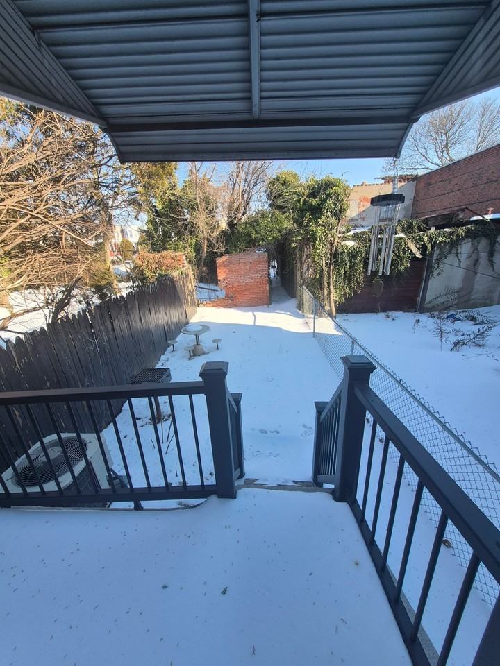 323 N Edgewood St - Photo 5 of 17