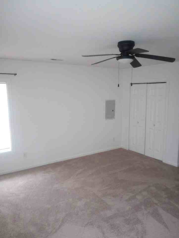 209 E Wisconsin St #A - Photo 6 of 14