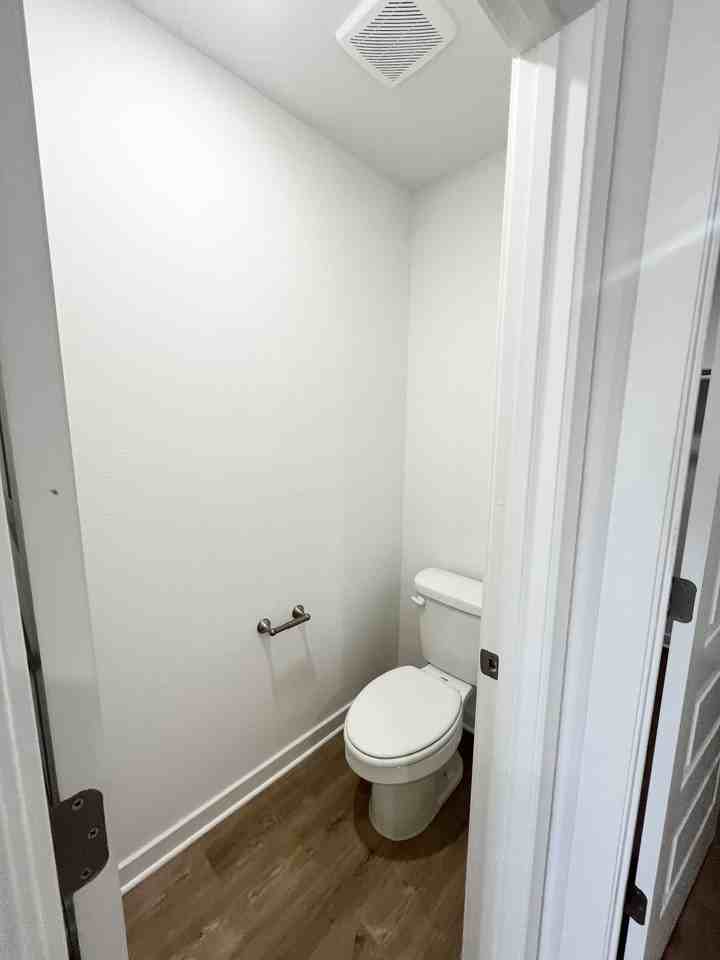 561 Shepherd St #NA - Photo 7 of 23