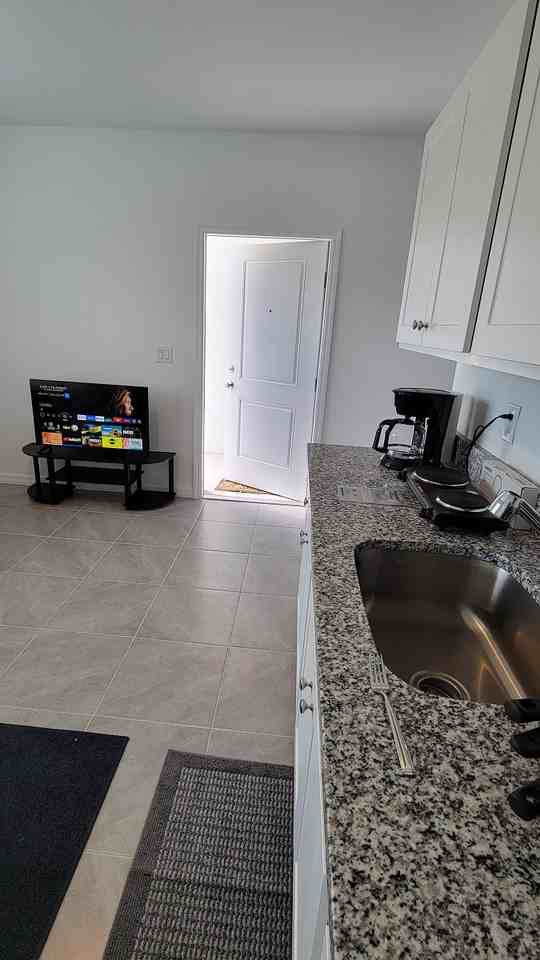 733 Cleaves St Se - Photo 6 of 13