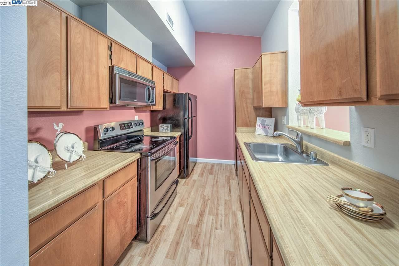 7114 Cross Creek Cir #D - Photo 5 of 9