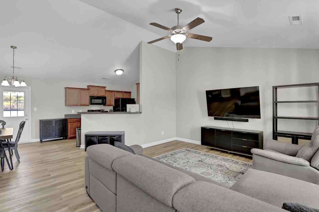 105 Rosemary Ave #NA - Photo 4 of 27